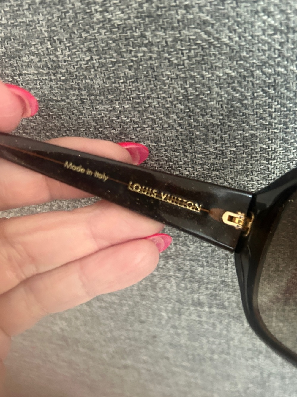 Louis Vuitton Black Oversized Gradient Sunglasses - Picture 7 of 8